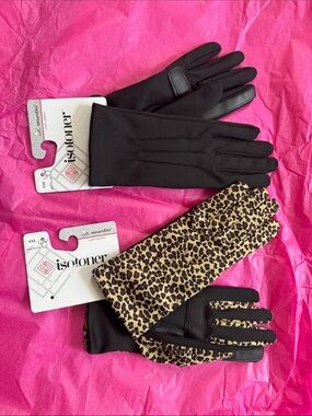 isotoner Black and Leopard Print Women's Touchscreen Gloves